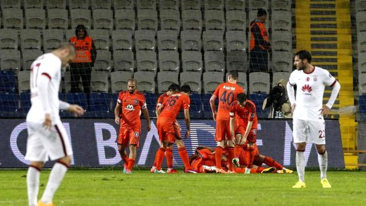 Galatasaray\'da Başakşehir Maçı Öncesi Eksikler Can Sıkıyor