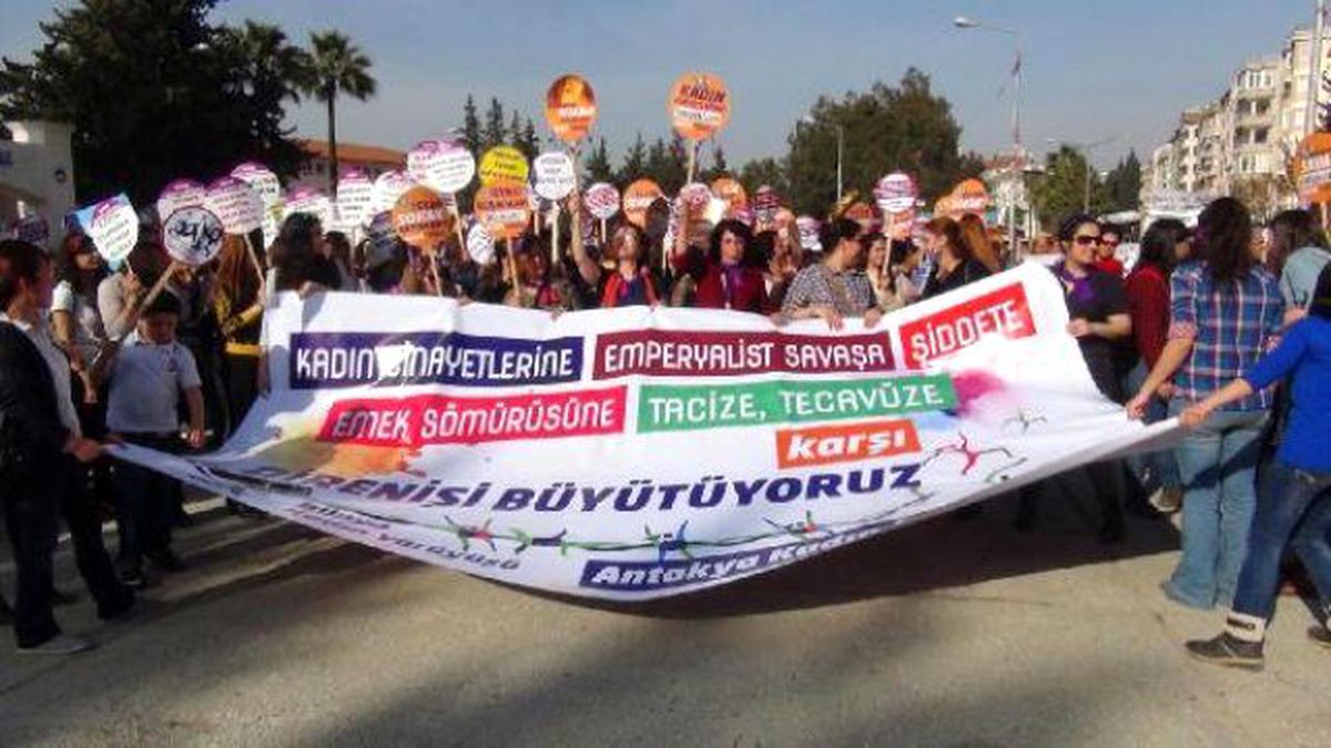 Hatay\'da Kadınlar Yürüdü