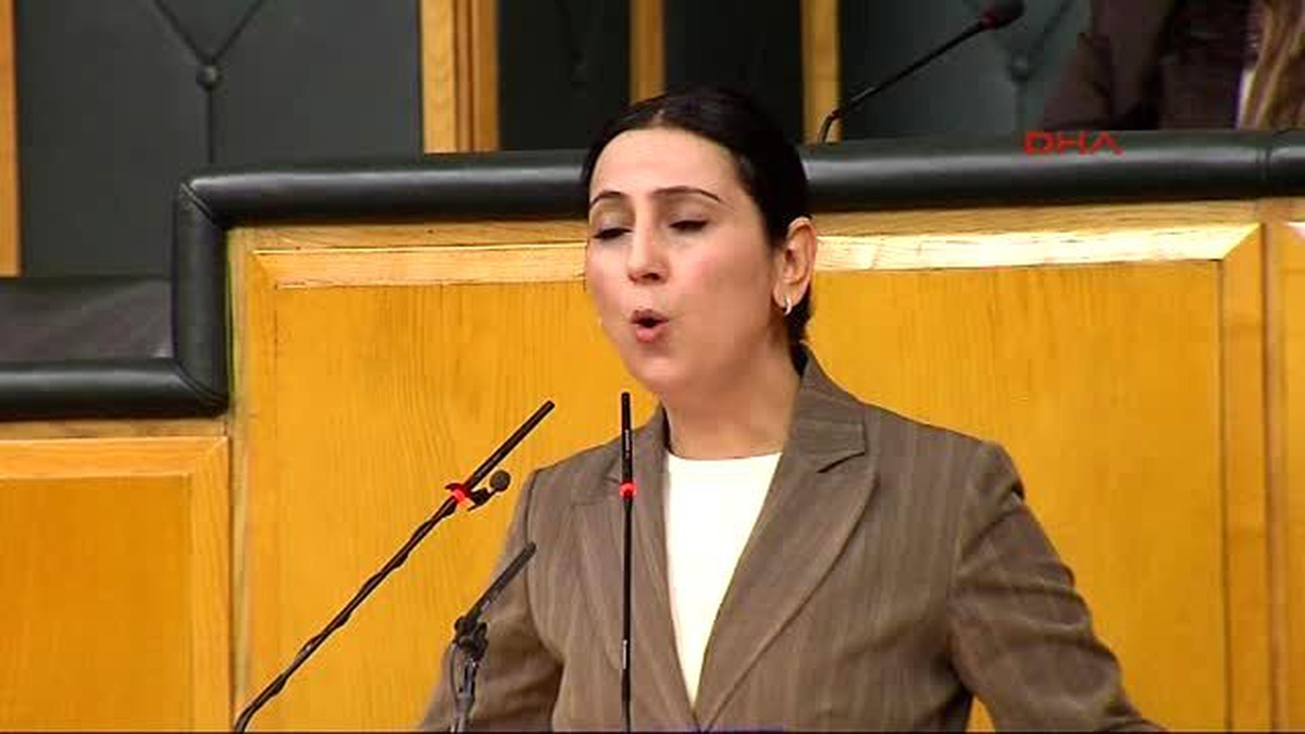 Hdp\'li Yüksekdağ: Antep\'te 6 Kürt Linç Edilerek Katledildi Cumhurbaşkanı Antep\'i Kutluyor
