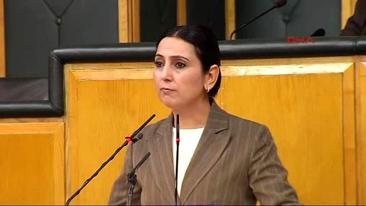 Hdp\'li Yüksekdağ: Antep\'te 6 Kürt Linç Edilerek Katledildi Cumhurbaşkanı Antep\'i Kutluyor