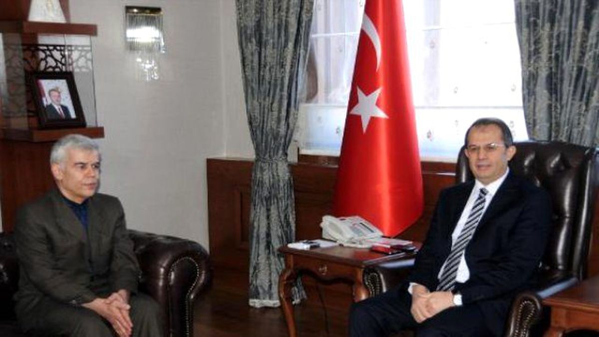İran Erzurum Başkonsolosu Hüseyin Kasimi Van Valisini Ziyaret Etti