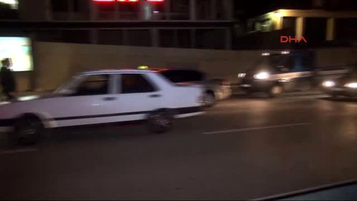 Kadıköy\'de Hırsızları Kovalayan Polis Silahla Vuruldu