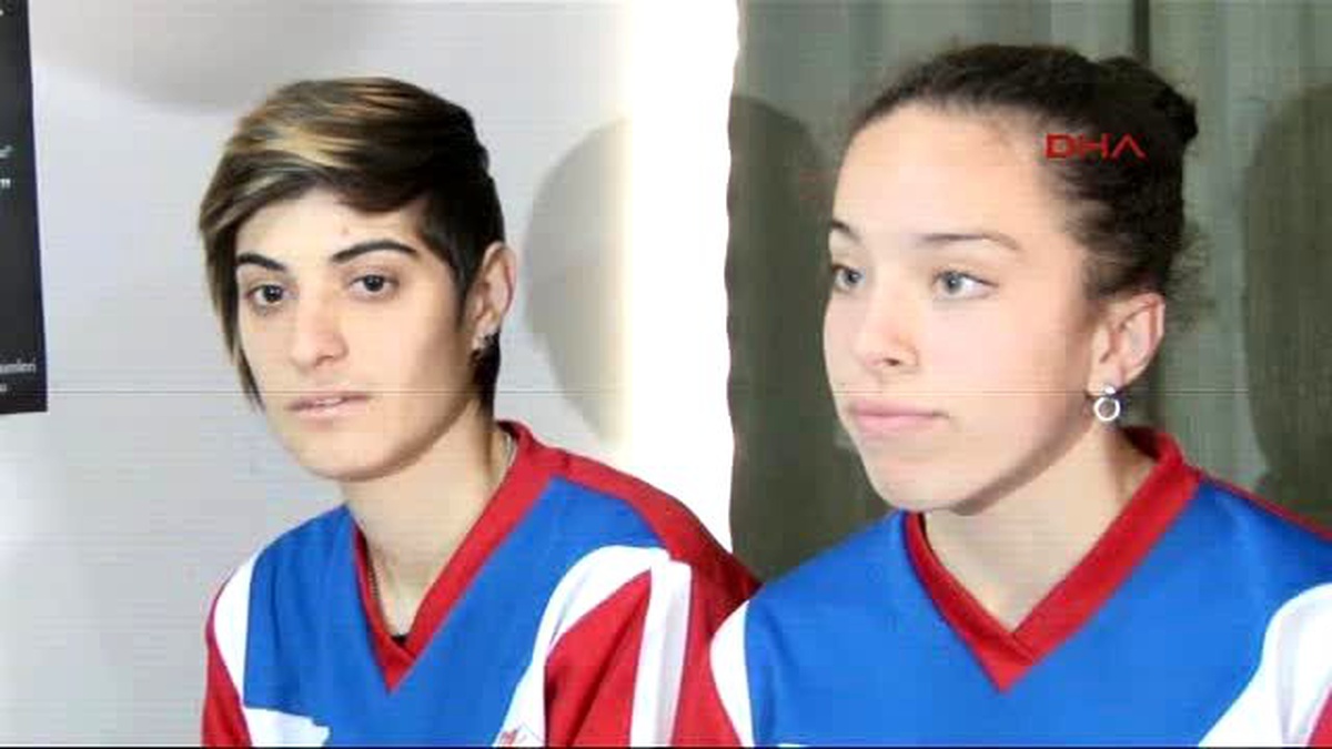 Kadınlar Gününde Darp Edilen Kadın Futbolcular Yaşadıklarını Anlattı