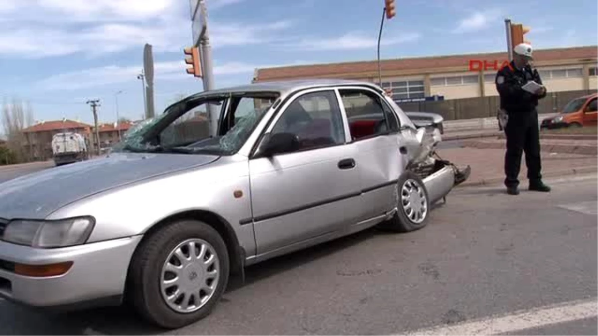 Kayseri\'de Hamile Kadını Taşıyan Ambulans Kaza Yaptı: 3 Yaralı