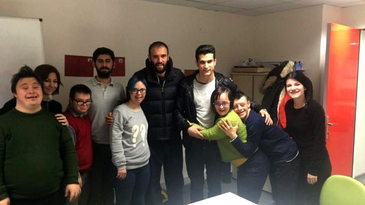 Necip Uysal ve Serdar Kurtuluş\'tan Anlamlı Ziyaret