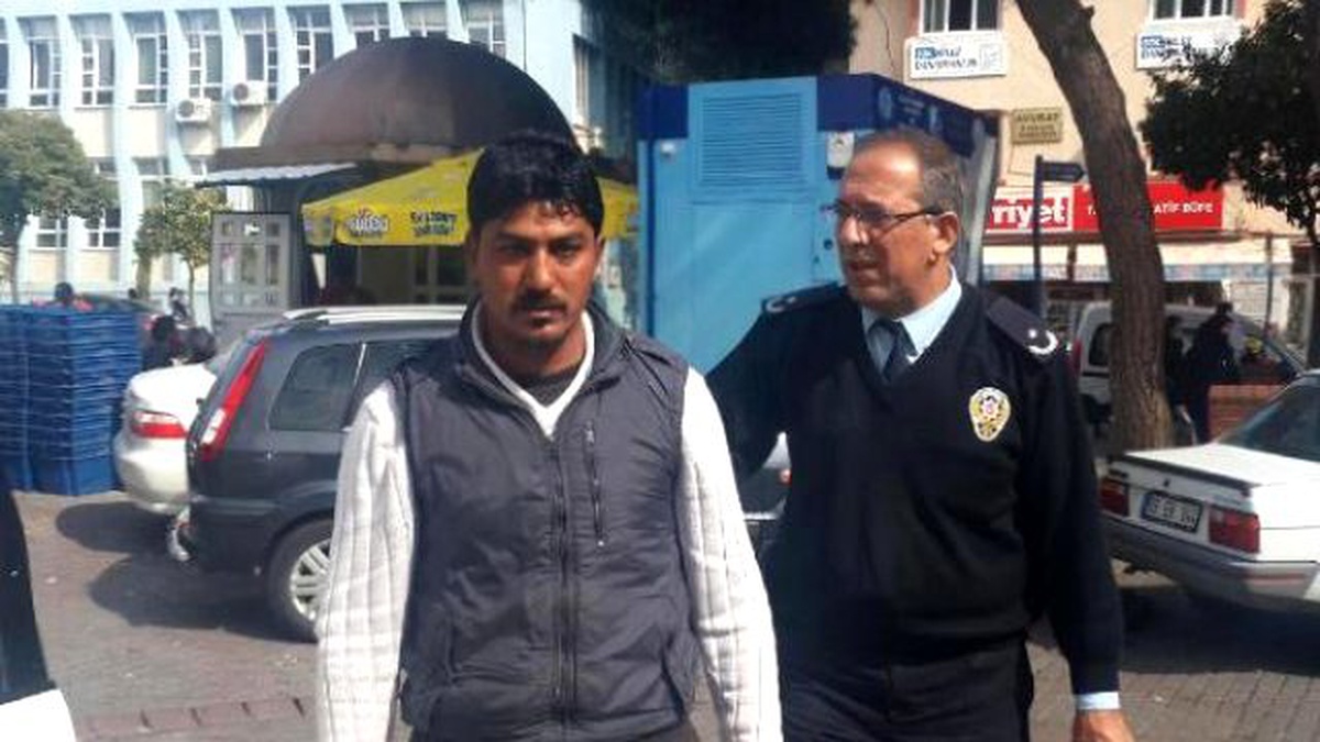 Peşinden Kovalayan Amcasının Oğlundan Polis Kurtardı