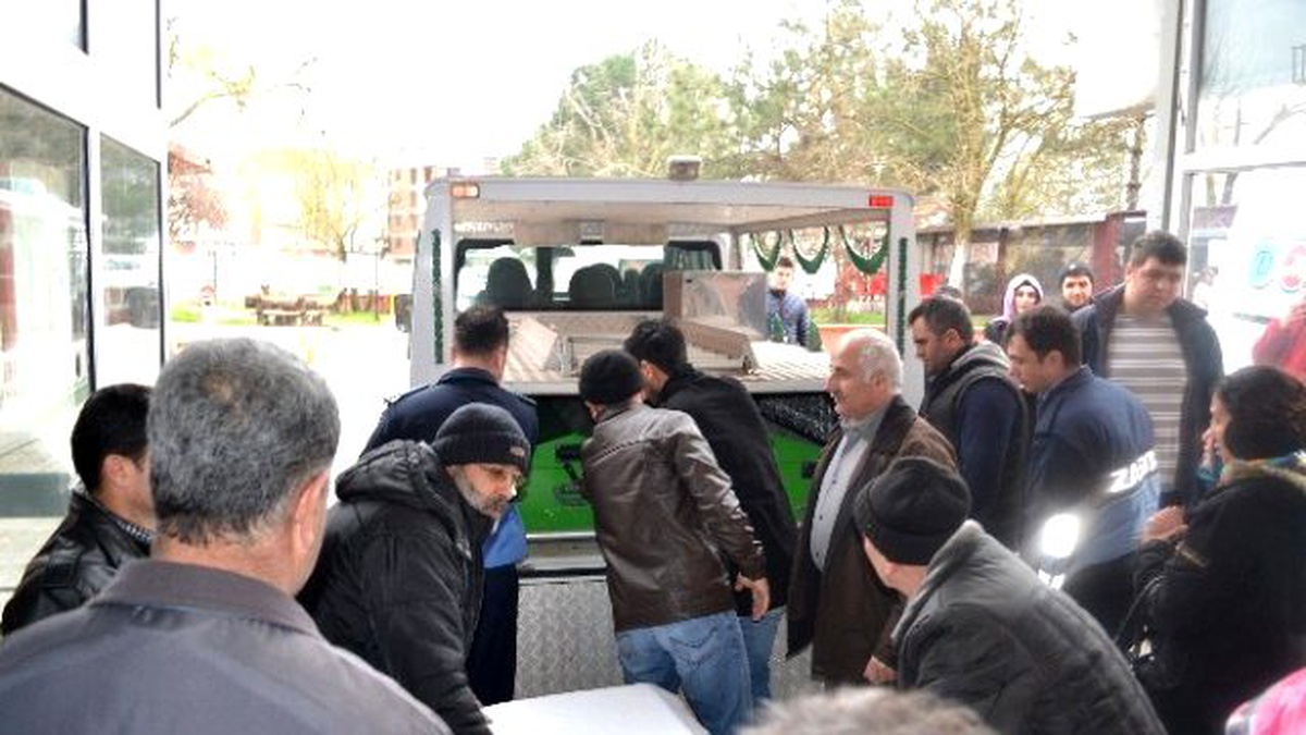 Sabah Kalktığında Eşini Yatakta Ölü Buldu