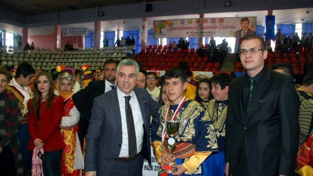 Şehitkamil Halkoyunlarında Şampiyonluk Geleneğini Bozmadı