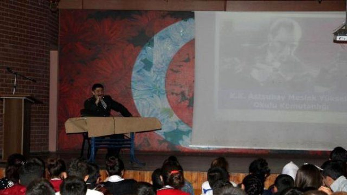 Silopi\'de Ortaokul Öğrencilerine Askeri Lise Tanıtımı