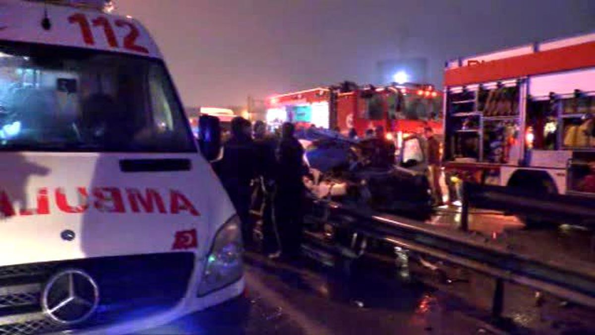 İstanbul TEM\'de Kaza: 2 Ölü, 2 Yaralı