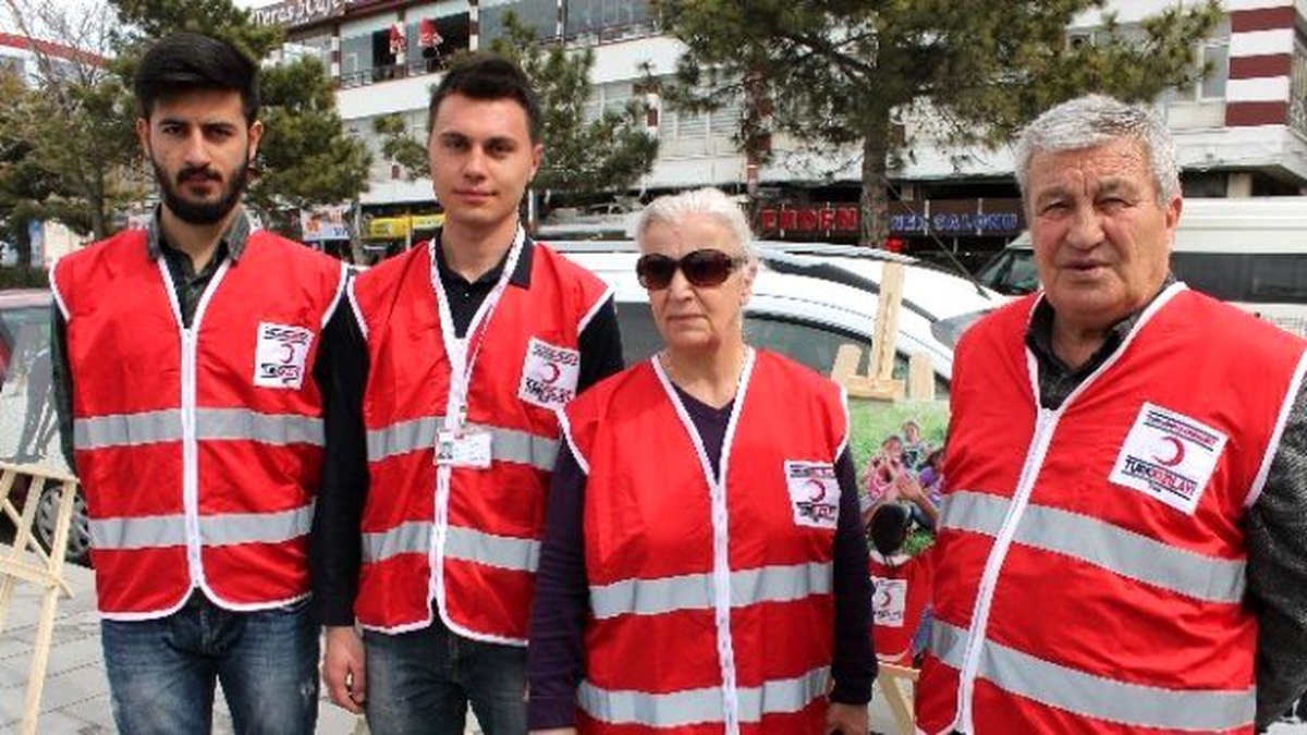 Türk Kızılay\'ı Fotoğraf Sergisi Açtı