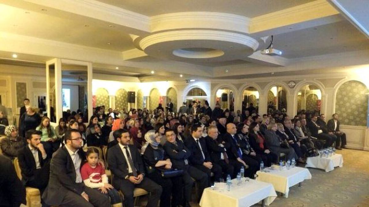 Beyoğlu Ülkü Ocakları Muzaffer Türkeş\'i Dualarla Andı