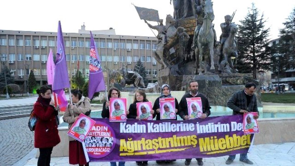Uşak\'ta Kadına Yönelik Şiddet Protesto Edildi