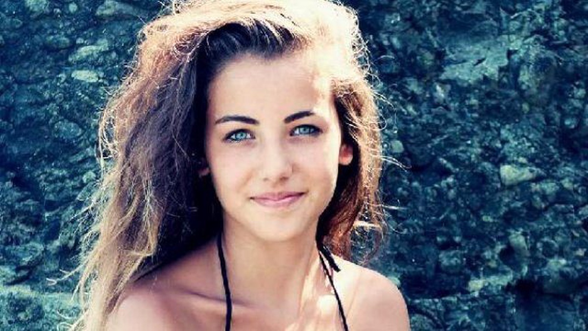 Aydın\'da Yolcu Treninin Önüne Atlayan Liseli Sude Öldü