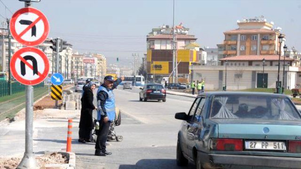 Zabıta Kavşakta \'U\' Dönüşü Nöbeti Tuttu