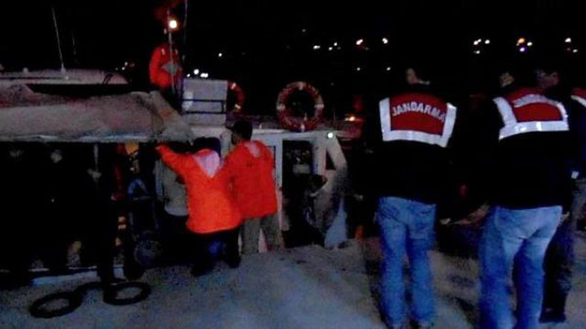 Adana\'da Uydu Takipli İnsan Kaçakçılığı Operasyonu: 26 Gözaltı
