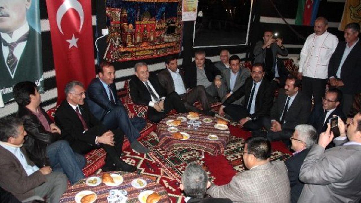 Adana\'daki Konyalılar, Hemşerileri Ünal Karaman\'ı "Otağ"Da Ağırladı