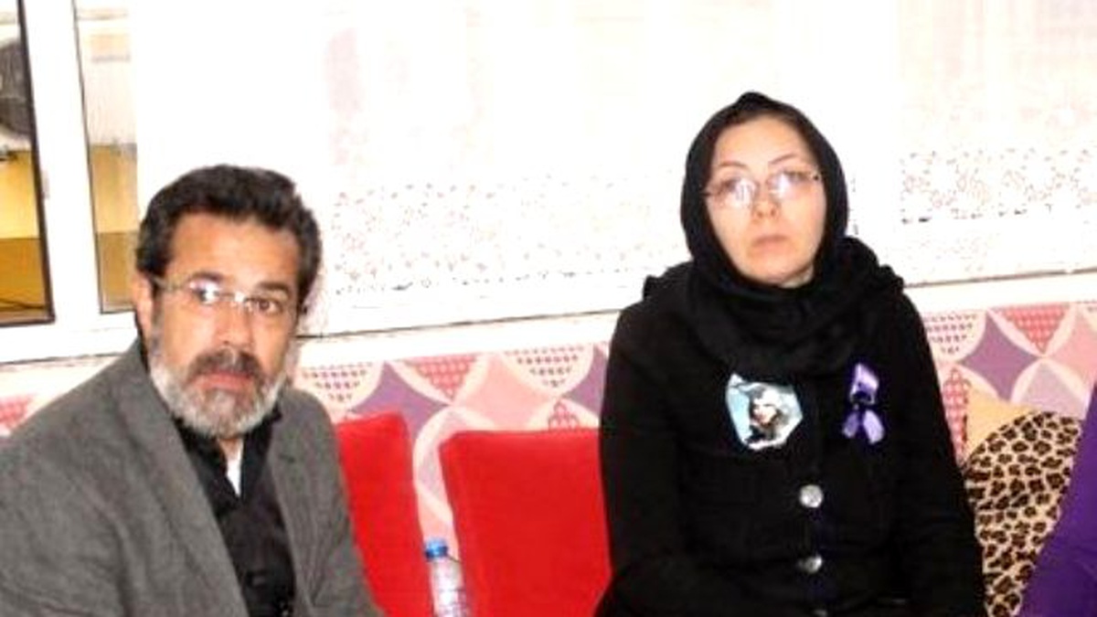 AK Parti Kadın Kolları\'ndan Özgecan\'ın Ailesine Ziyaret