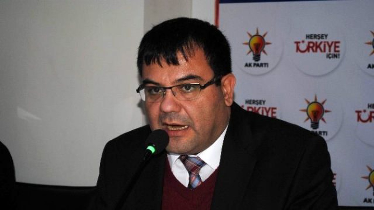AK Parti\'li Ünek\'ten Huzur Bozuculara İstiklal Marşı Tavsiyesi