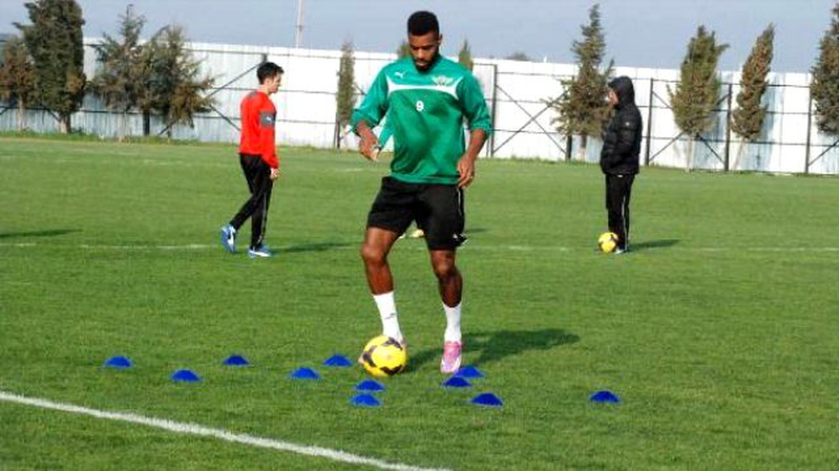 Akhisar Belediyesporlu Vaz Te\'yi Hırs Bastı