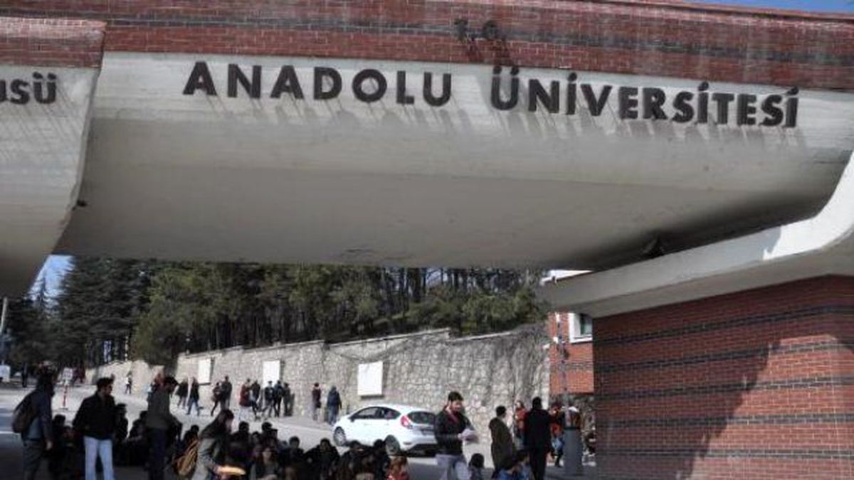 Anadolu Üniversitesi\'nde Berkin Elvan Eylemi