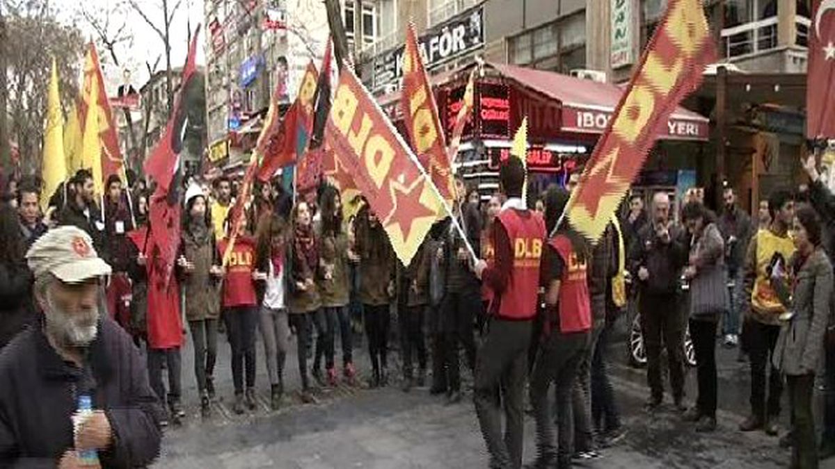 Ankara\'da Berkin Elvan Yürüyüşüne Müdahale: 13 Gözaltı