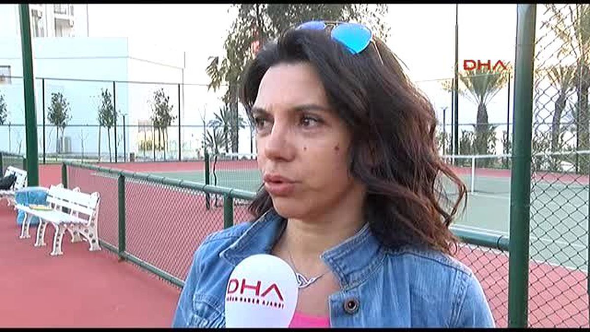 Kadınlar Matinesinde Oryantali Sahneden İndirdiler