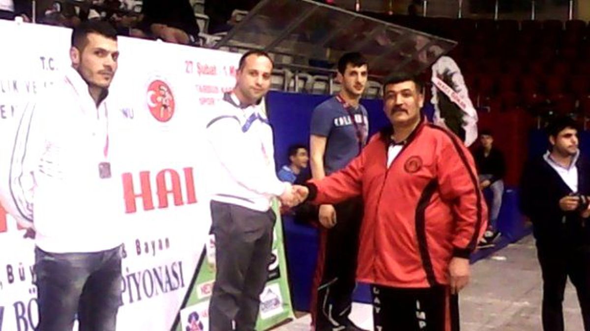 Ayvalıklı Muay Thai Sporcusu Erdem Pupa Mersin\'den Altın Madalya ile Döndü