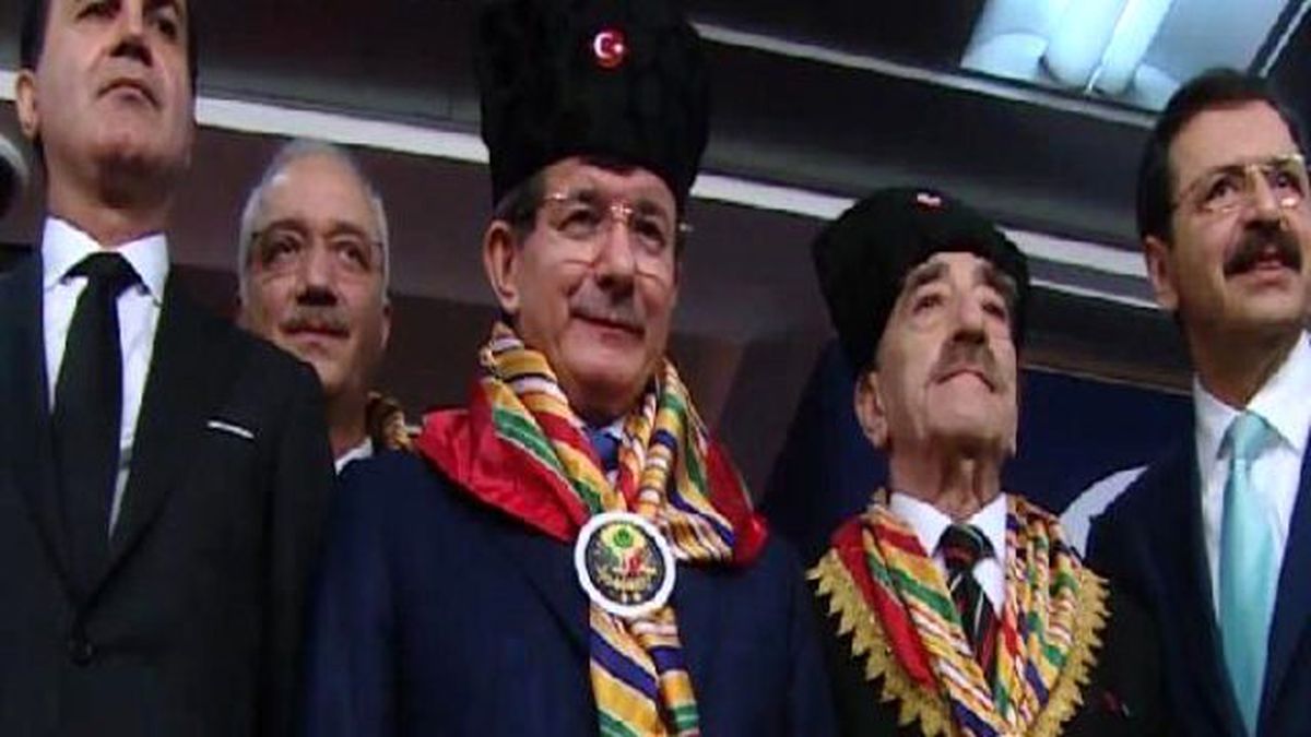 Başbakan Davutoğlu Yörük Türkmen Konfederasyonları ve Dernekleri ile Bir Araya Geldi