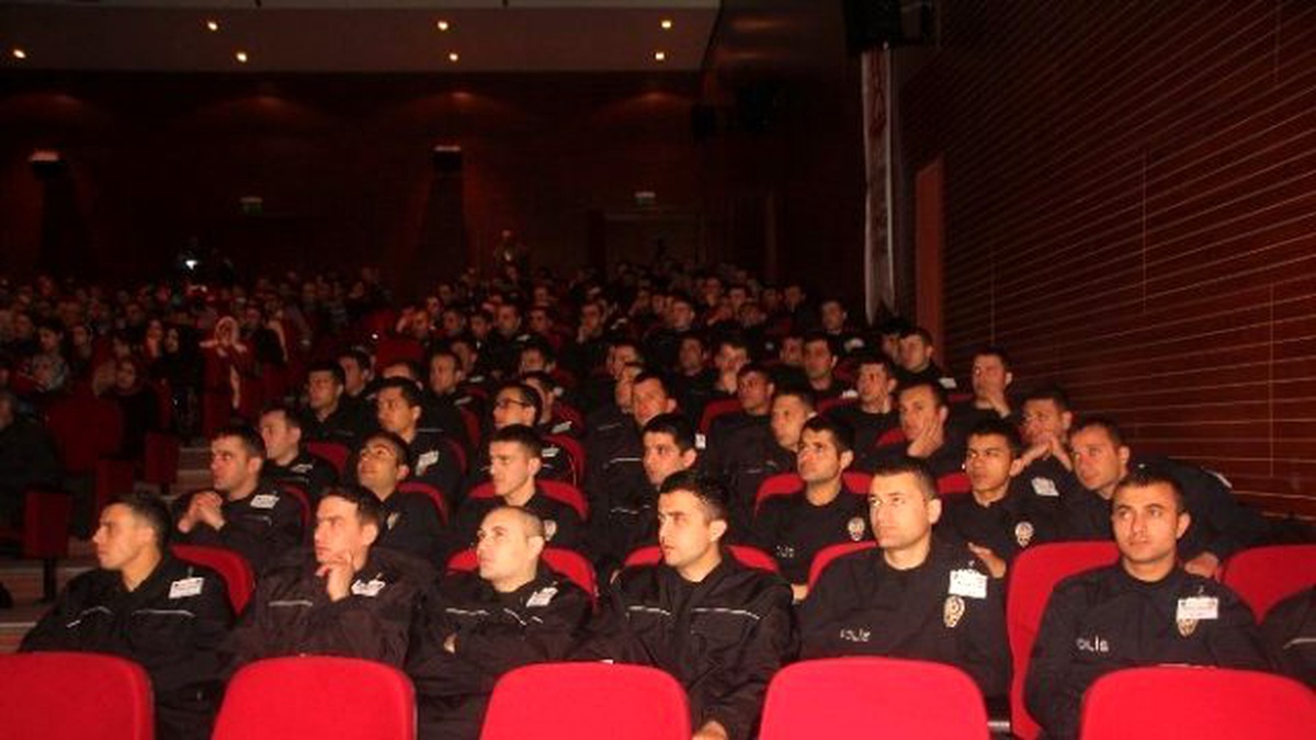Bilecik Emniyet Müdürlüğü "Çanakkale Şehitlerini Anma" Semineri Düzenledi
