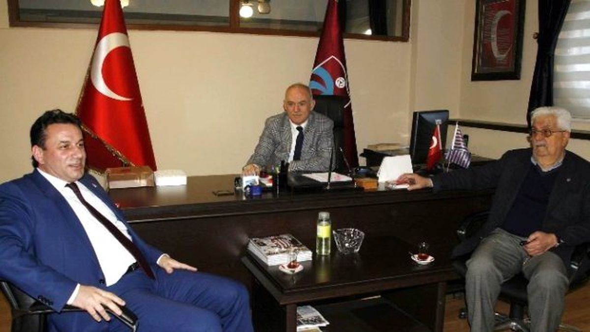 Celil Hekimoğlu, Trabzonspor Divan Başkanlığı\'nı Ziyaret Etti