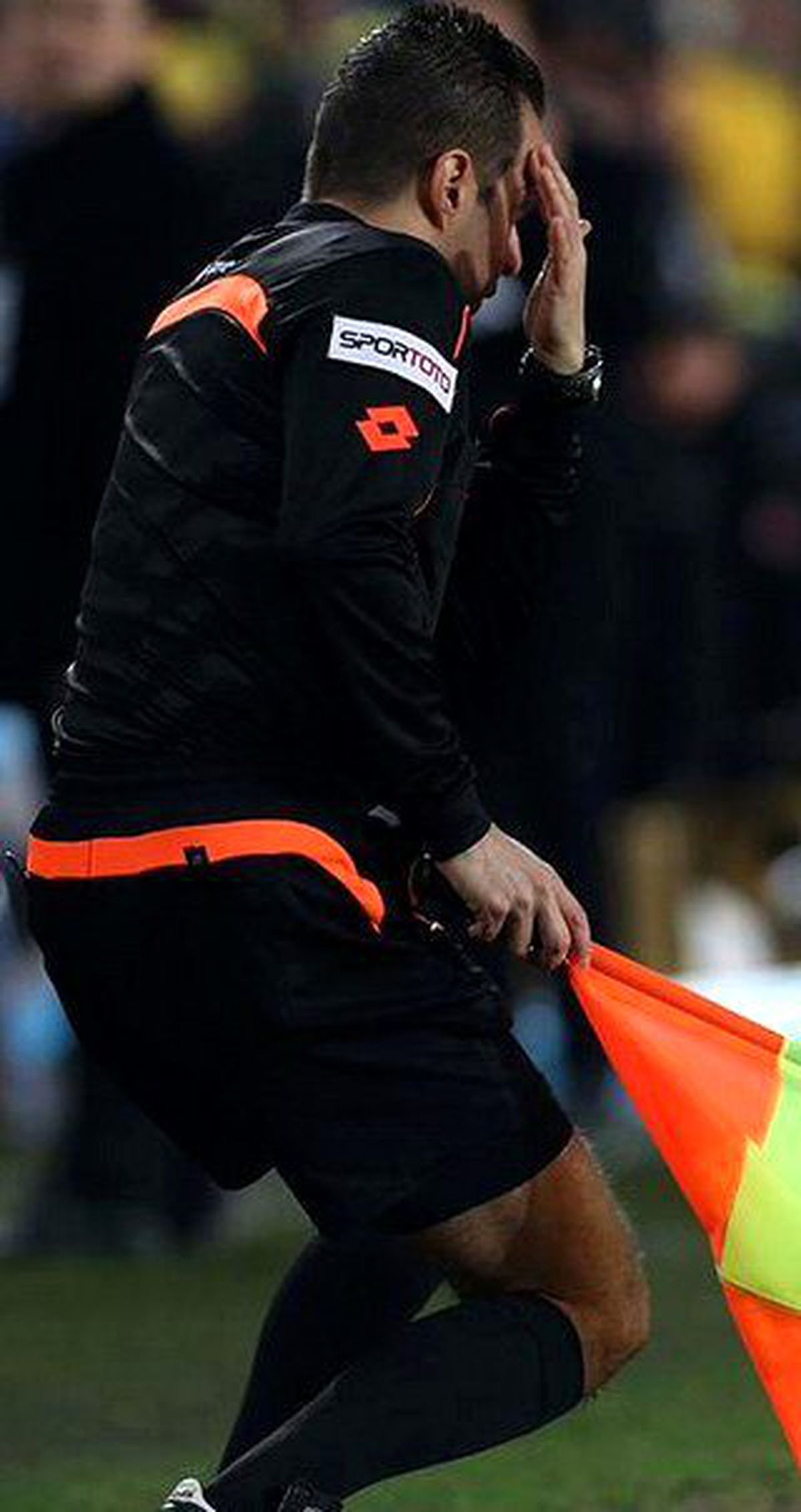 Derbide Hakeme Para Atan Taraftar Spor Müsabakalarından Men Edildi