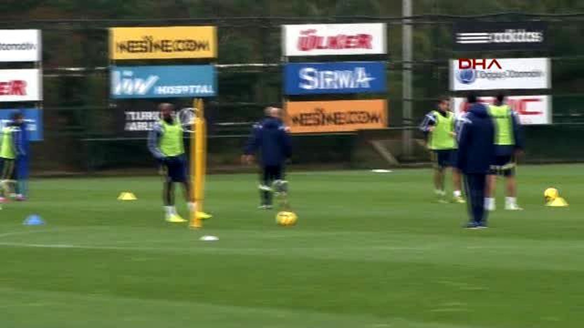 Fenerbahçe\'de Kuyt Antrenmanı Yarıda Bıraktı