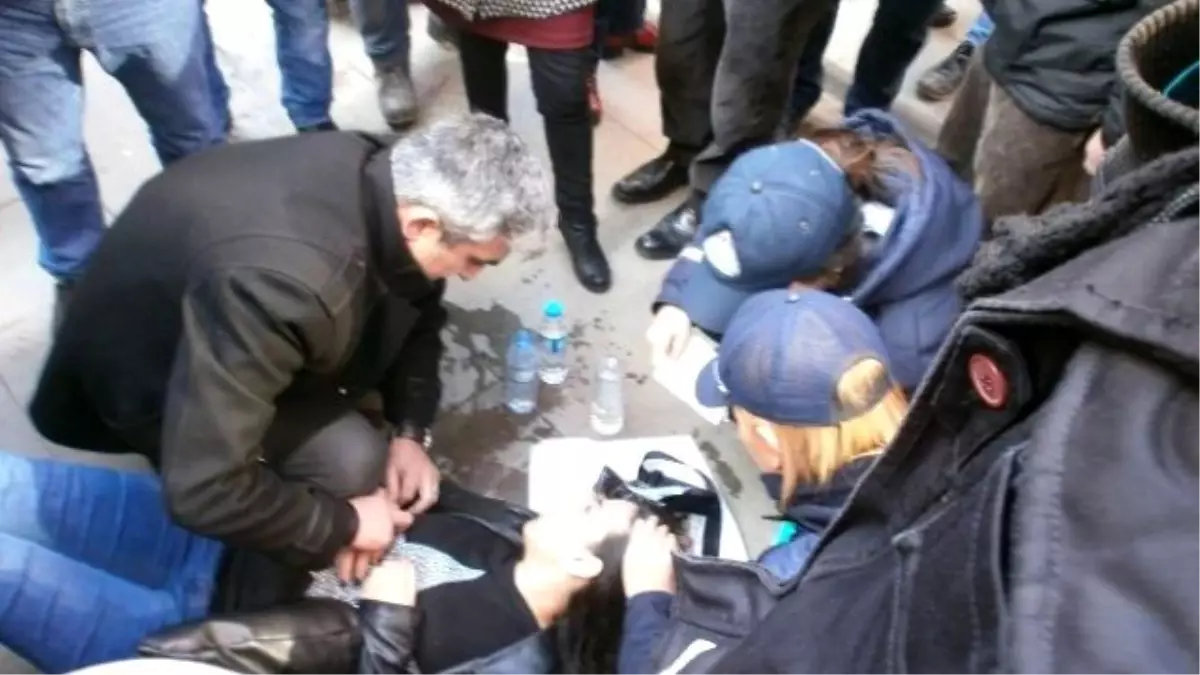 Her Şeyden Önce Doktor