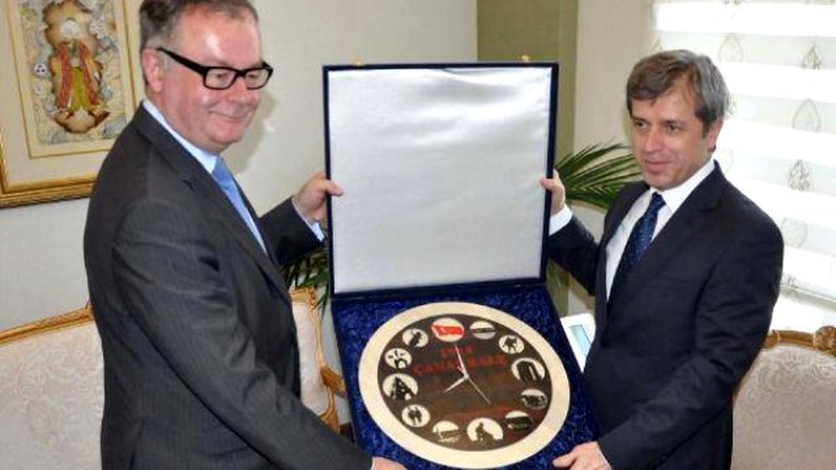 İrlanda Büyükelçisi Ward\'dan Çanakkale Valisi Çınar\'a Ziyaret