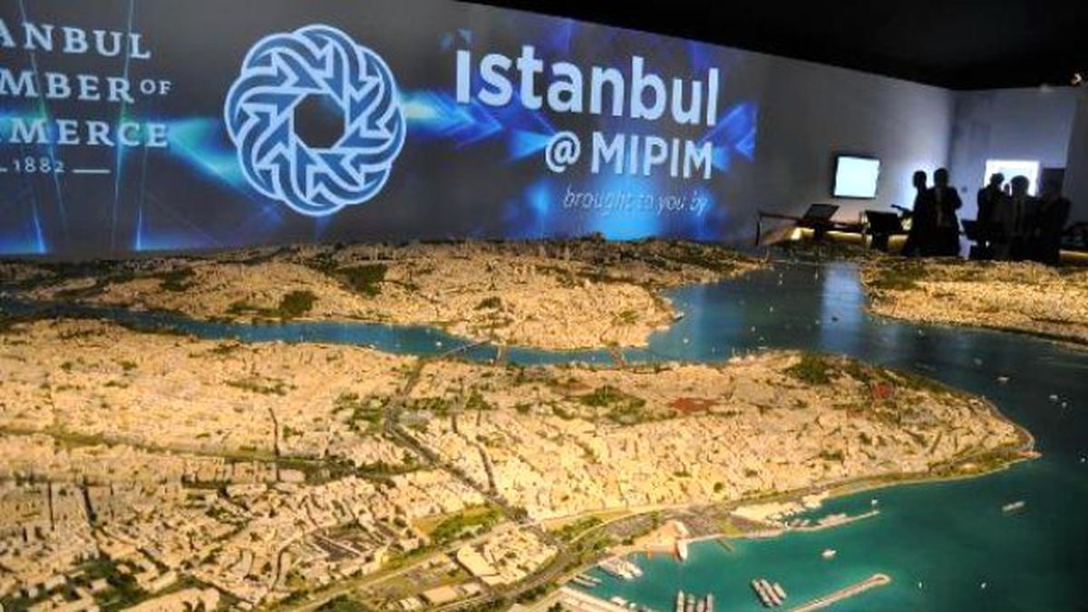 İstanbul\'un Dev Maketi Cannes\'daki MIPIM Fuarında Tanıtıldı