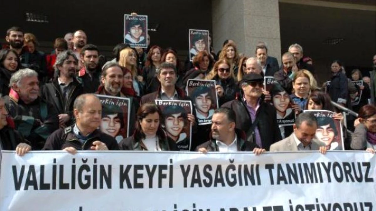 İzmir\'de Avukatları Adliye Yasağı Durdurmadı