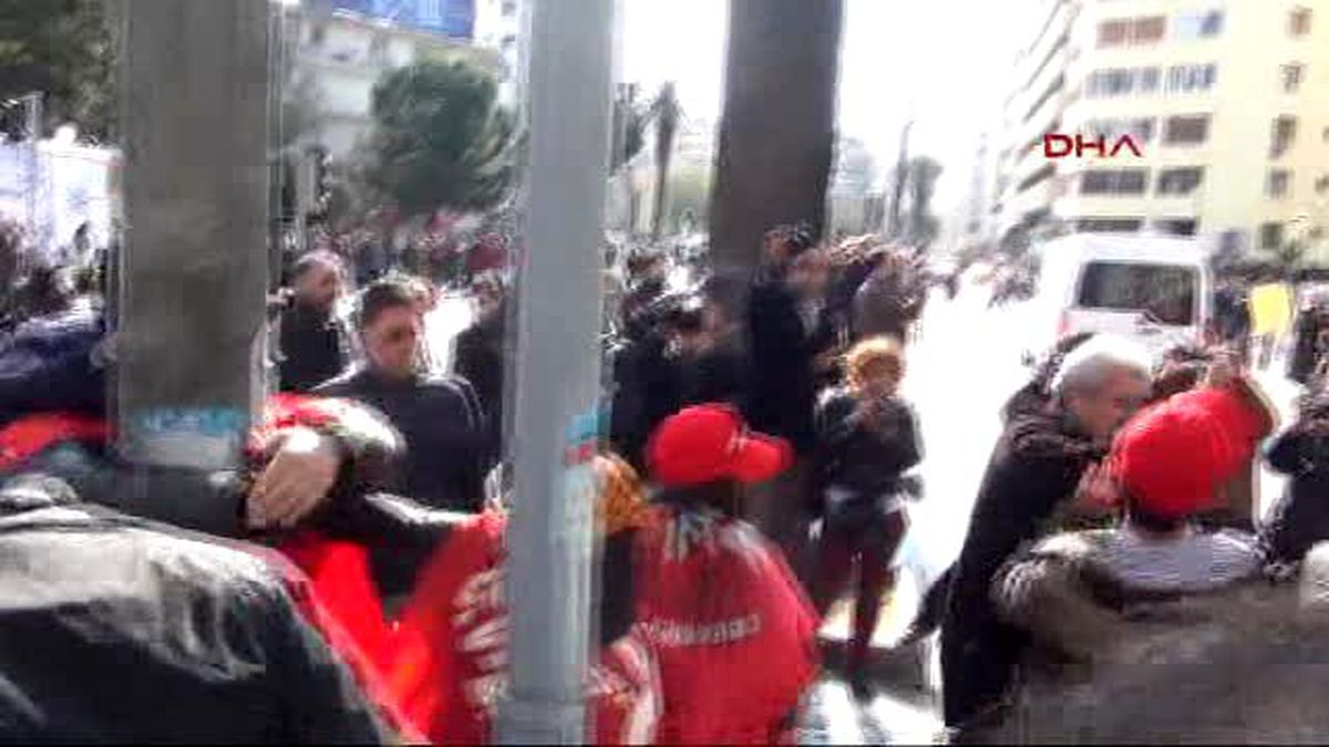 İzmir\'de Berkin Elvan Gözaltısı