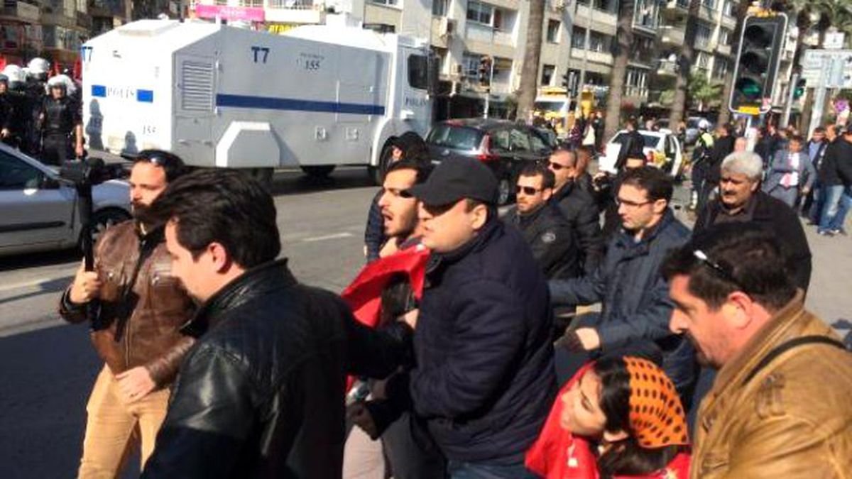 İzmir\'de Berkin Elvan Gözaltısı