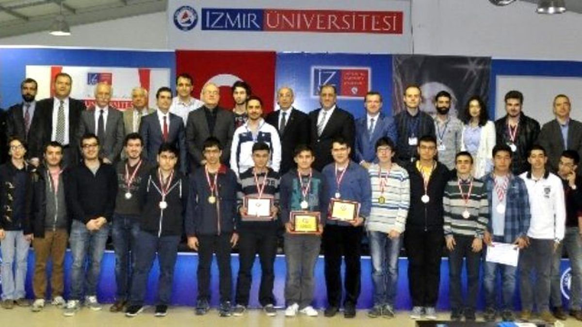 İzmir\'de Bilgisayar Olimpiyatı Şampiyonları Belli Oldu