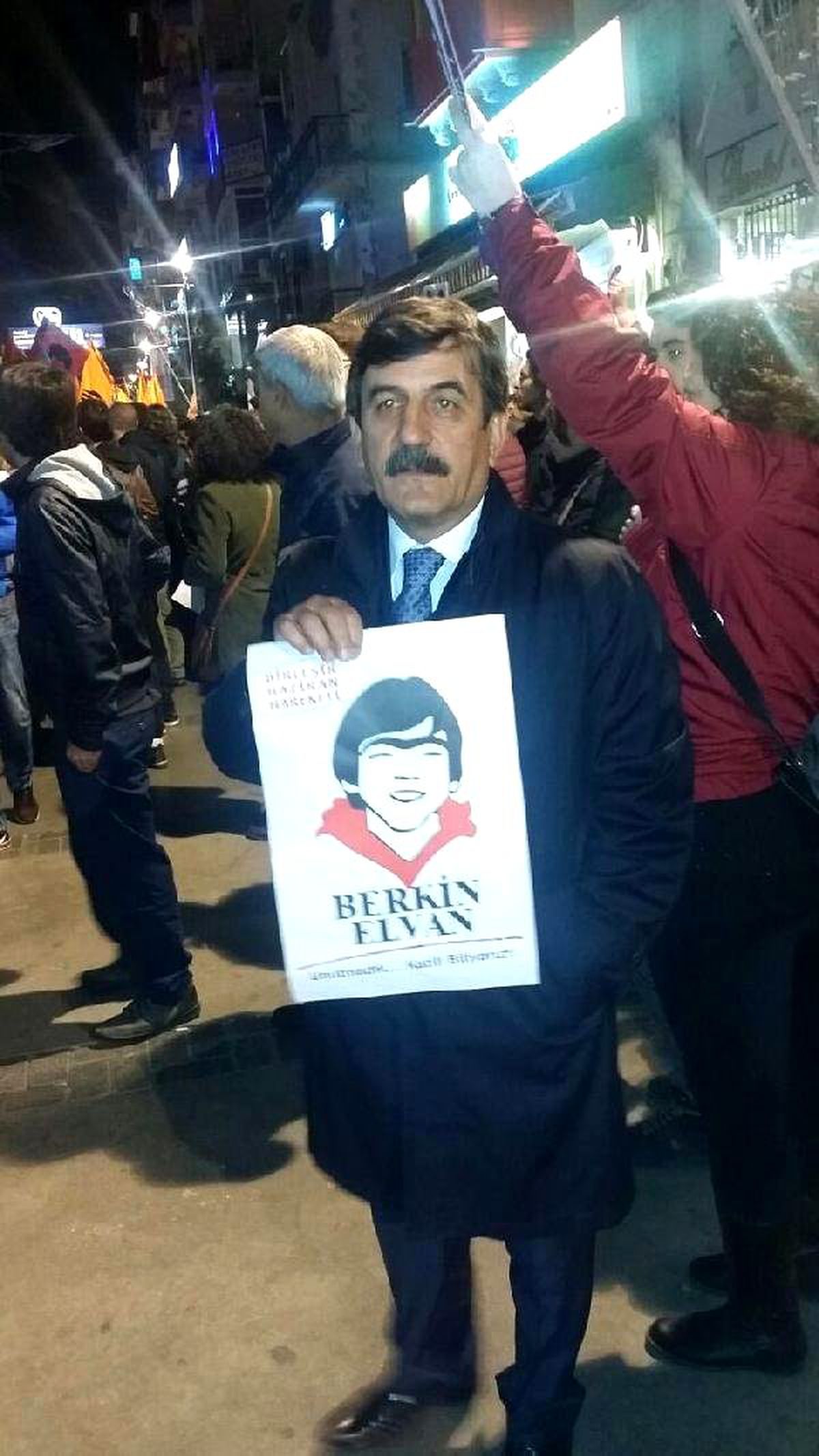 İzmirliler, Yasağa Rağmen Berkin İçin Yürüdü