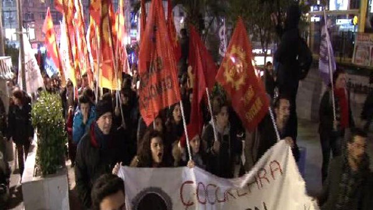 Kadıköy\'deki Berkin Elvan Eylemine Polis Müdahalesi