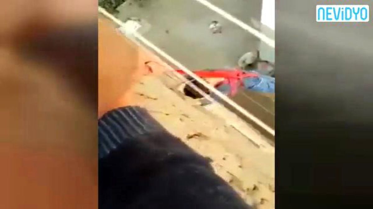 Kapıda Kalan Babadan İlginç Hareket