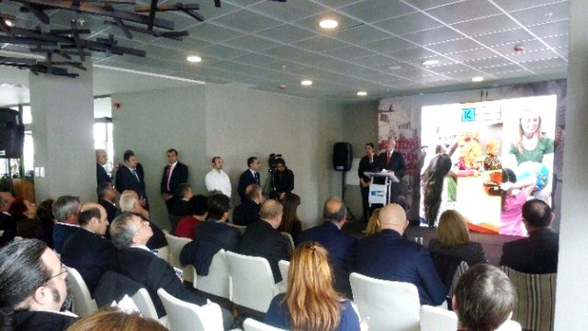 Kemal Kılıçdaroğlu: "Siyasiler Her Şeyin Uzmanı Kesildi"