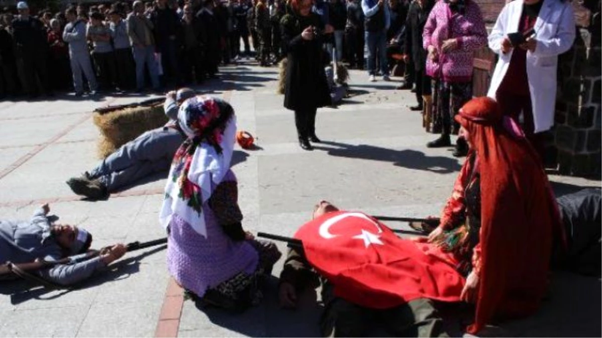Kurtuluş Töreninde, \'Türk Askeri İşkence Yapar Mı?\' Tepkisi
