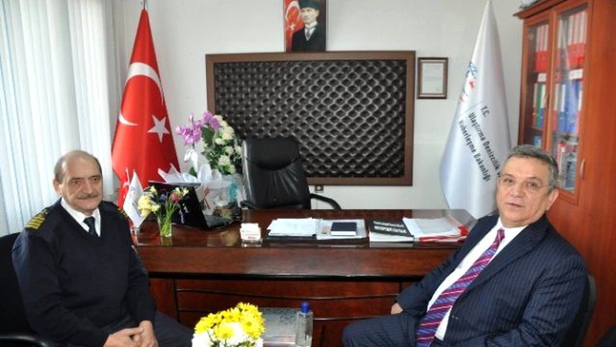 Kuşadası Liman Başkanlığı\'na Yaşar Karabacak Yeniden Atandı