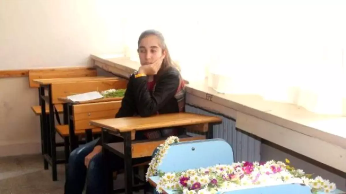 Liseli Sude, Gözyaşları Arasında Uğurlandı