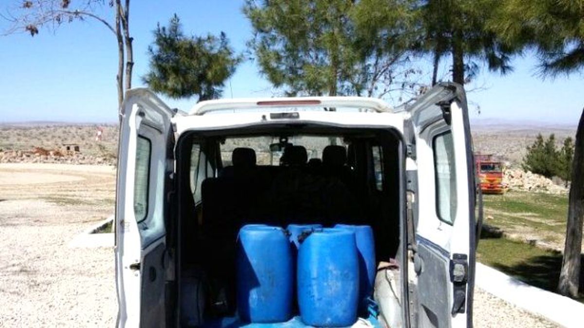 Mardin\'de 815 Litre Kaçak Motorin Ele Geçirildi