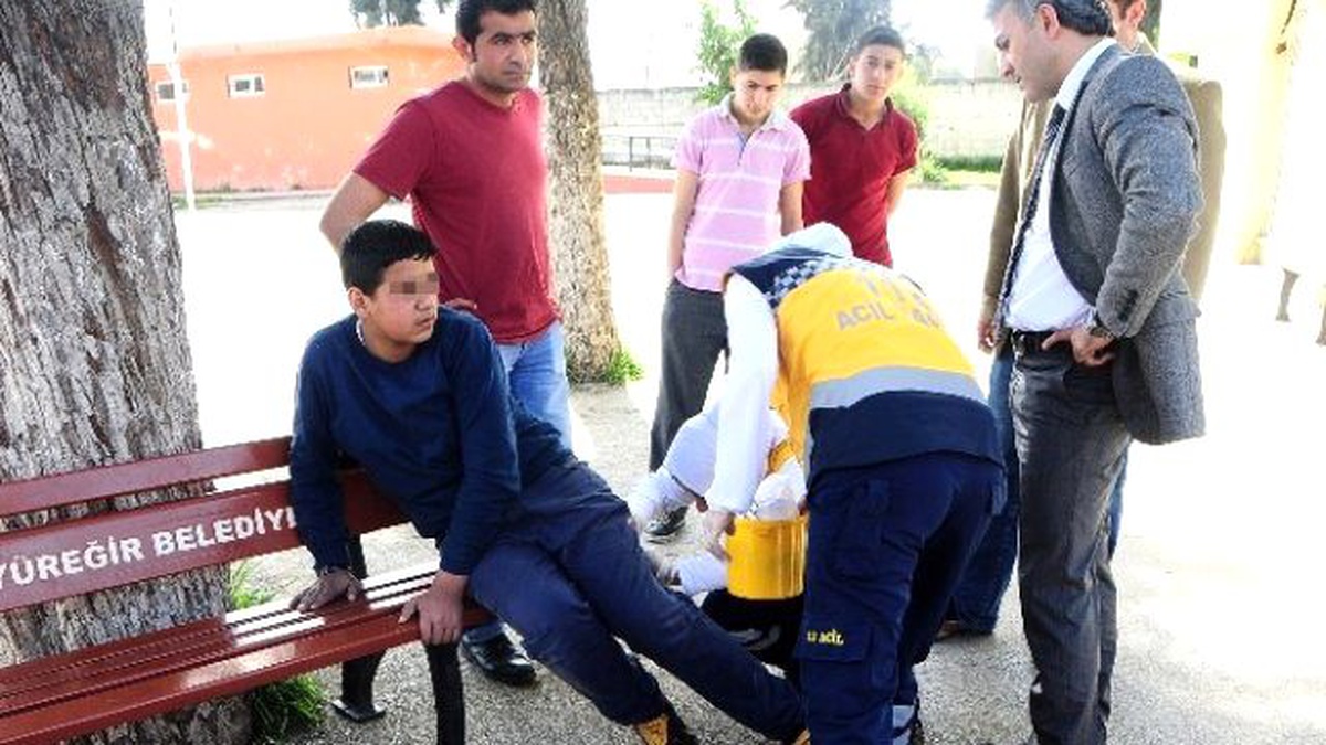 Öğrencilerin Halı Sahadaki Tartışması Okulda Kanlı Bitti