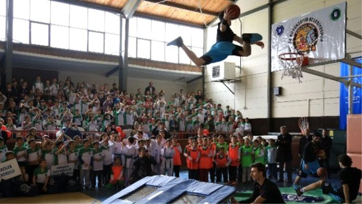 Okul Sporları Yenişehir\'i Şenlendirdi
